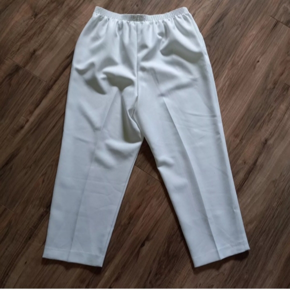 Alfred Dunner Petite Snow White Woven Casual Slacks Size 18P - Picture 3 of 6
